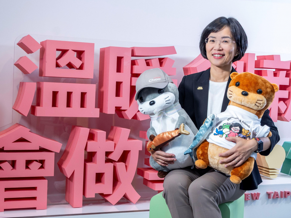 蘇巧慧專訪／不談政治的下班後，造就「水獺媽媽」小宇宙！沒甜點不開會、幕僚叫大姊…非典型百里侯之路